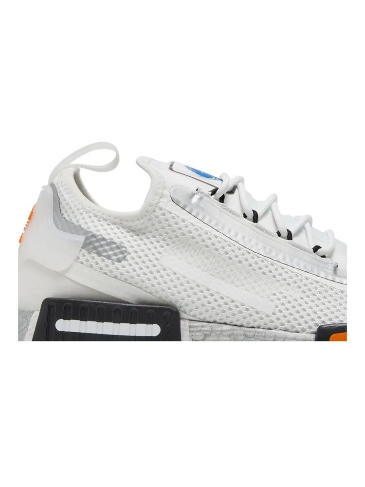 Кроссовки Adidas NASA x NMD_R1 Spectoo — изображение 2 из 4, белый