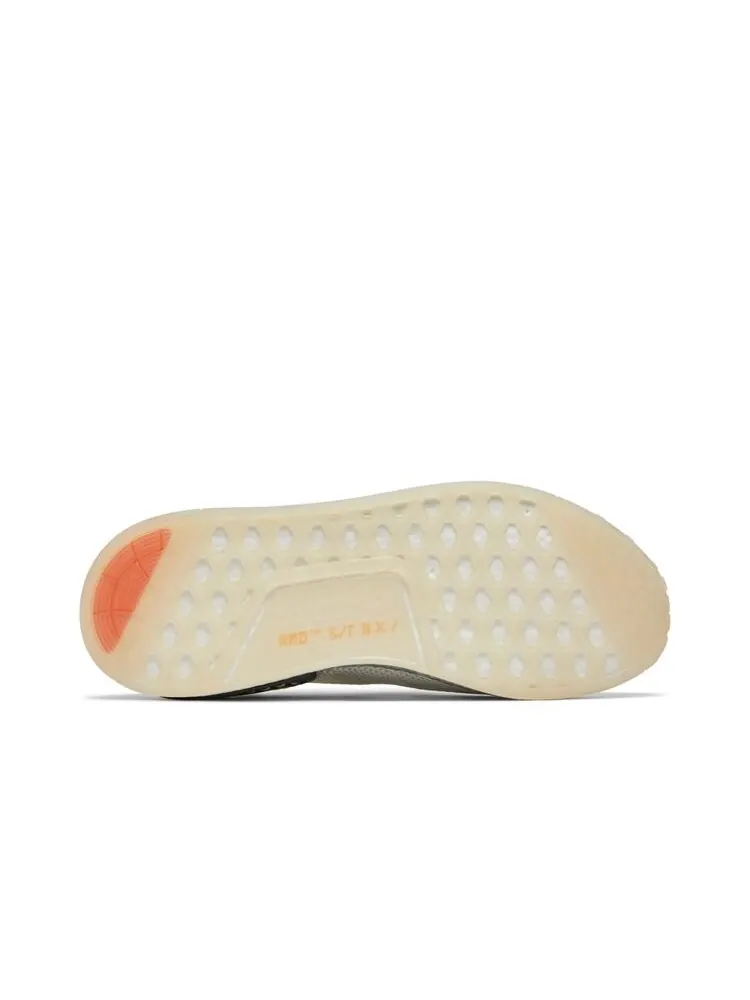 Кроссовки Adidas NASA x NMD_R1 Spectoo — изображение 4 из 4, белый