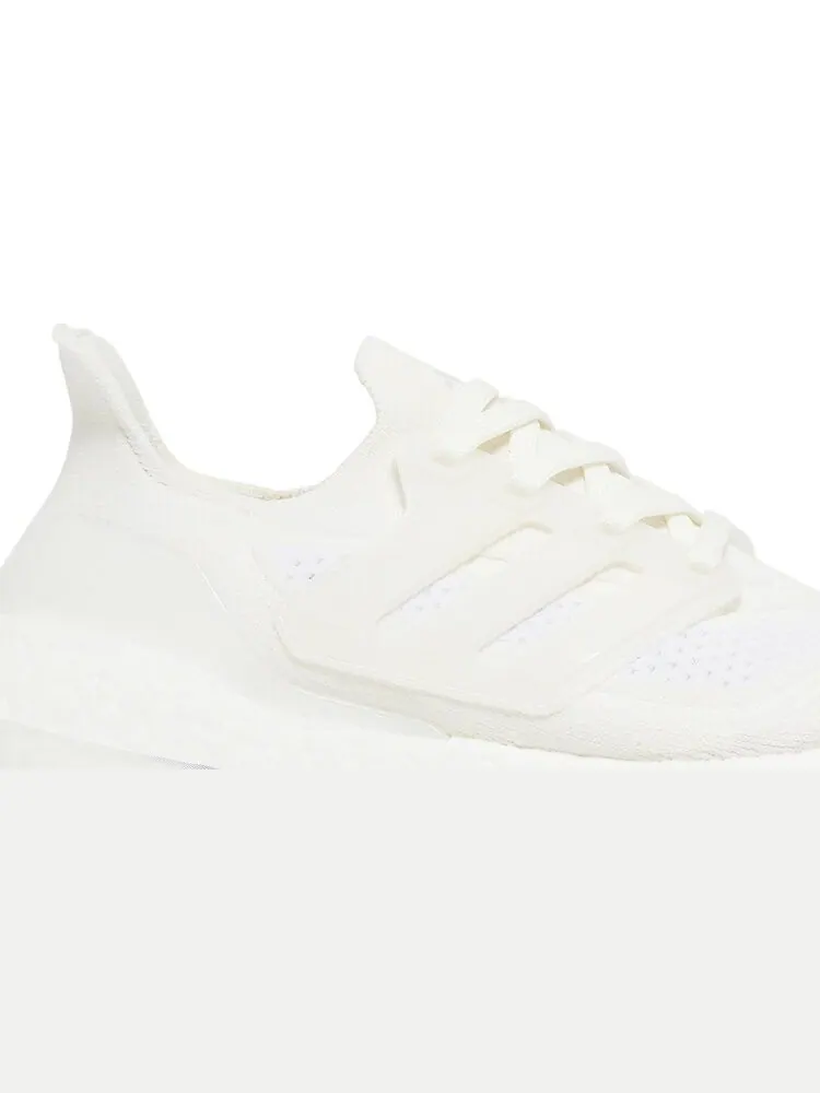 Кроссовки Adidas Wmns UltraBoost 21 Primeblue 'Non Dyed White' — изображение 2 из 8, бежевый