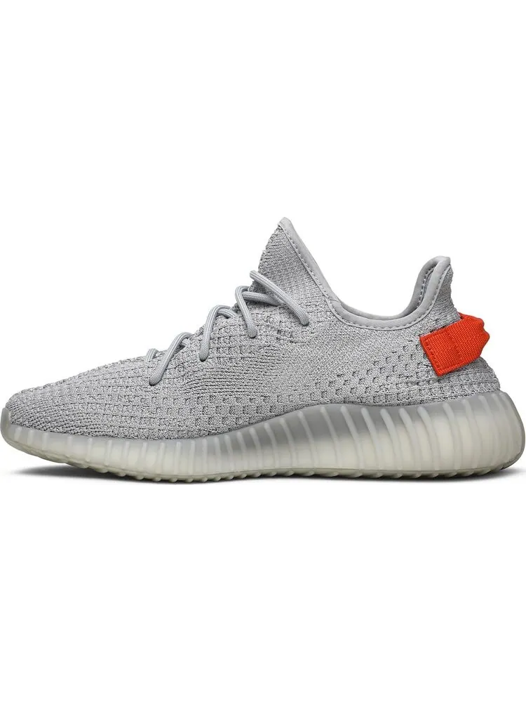 Кроссовки Adidas Yeezy Boost 350 V2 — изображение 3 из 8, серый/красный