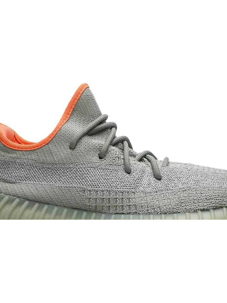 Кроссовки Adidas Yeezy Boost 350 V2 'Desert Sage' — изображение 2 из 9, зеленый