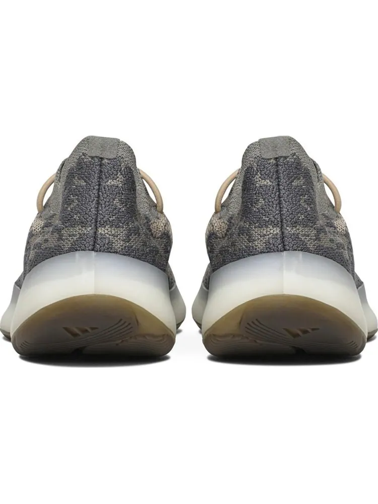 Кроссовки Adidas Yeezy Boost 380 Kids 'Mist Non-Reflective' — изображение 6 из 8, загар