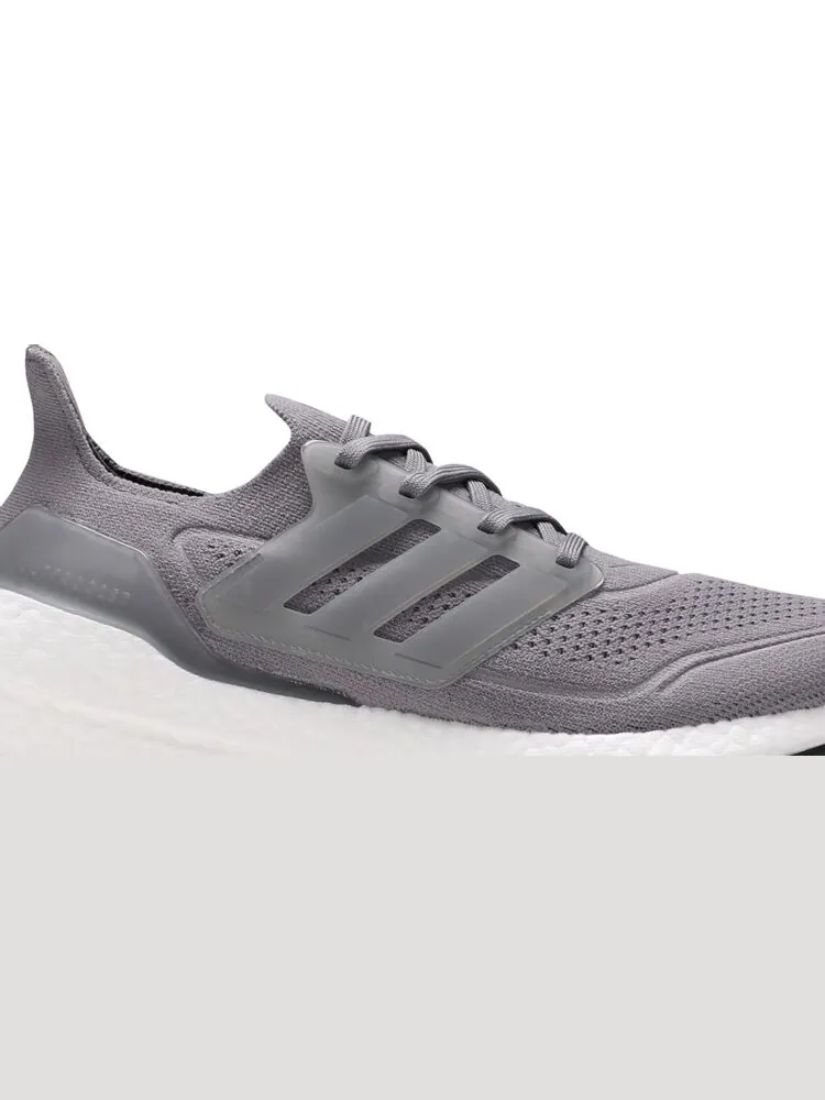 Кроссовки Adidas UltraBoost 21 'Grey' — изображение 2 из 8, серый