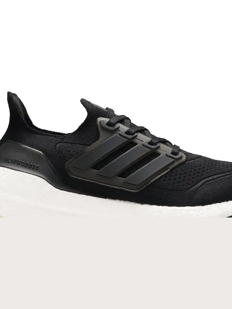 Кроссовки Adidas Wmns UltraBoost 21 'Core Black' — изображение 2 из 8, черный