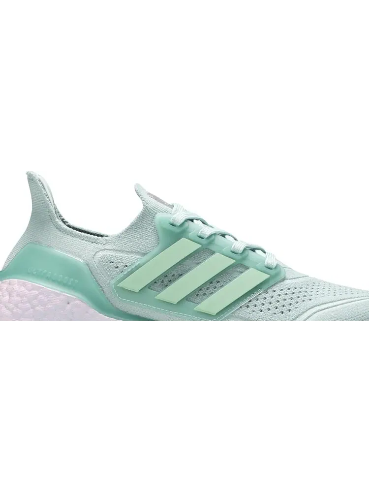 Кроссовки Adidas Wmns UltraBoost 21 'Hazy Green' — изображение 2 из 8, зеленый