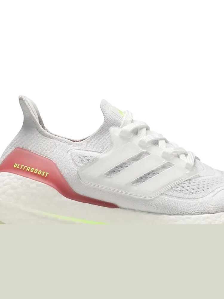 Женские кроссовки Adidas UltraBoost 21 — изображение 2 из 4, белый