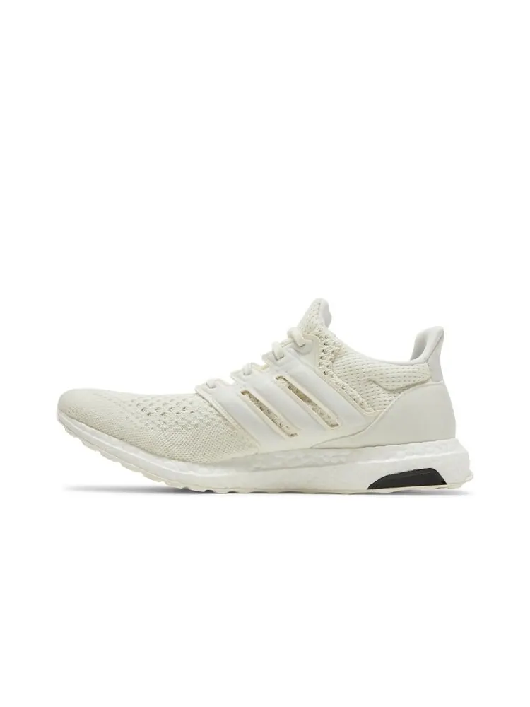 Кроссовки Adidas James Bond 007 x UltraBoost 1.0 DNA — изображение 3 из 4, белый