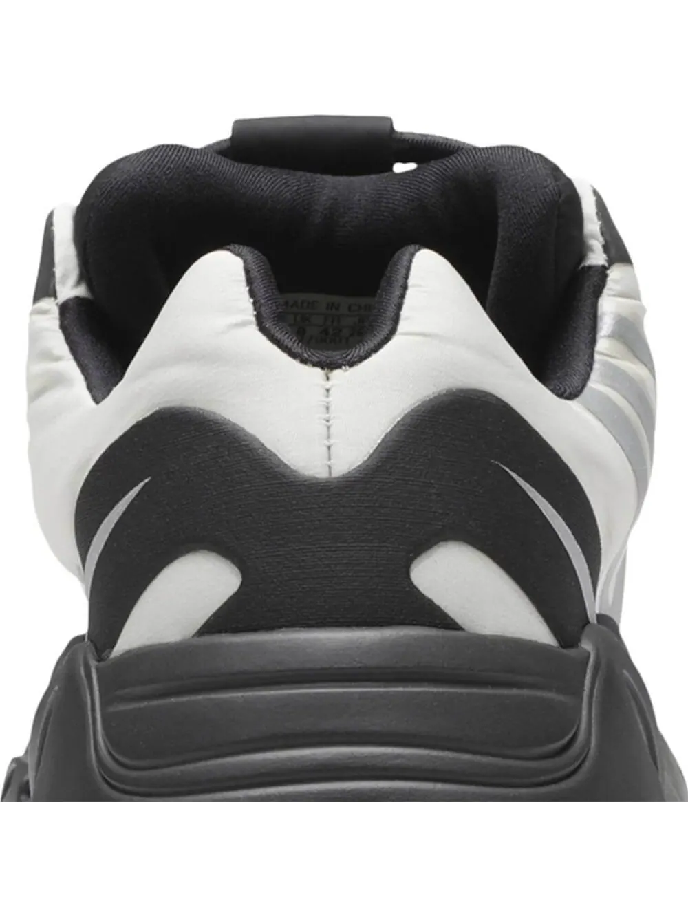 Кроссовки Yeezy Boost 700 MNVN Bone — изображение 8 из 9, белый