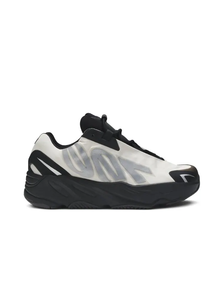Кроссовки Adidas Yeezy Boost 700 MNVN Kids — изображение 1 из 4, белый