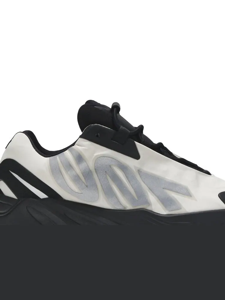 Кроссовки Adidas Yeezy Boost 700 MNVN Kids — изображение 2 из 4, белый