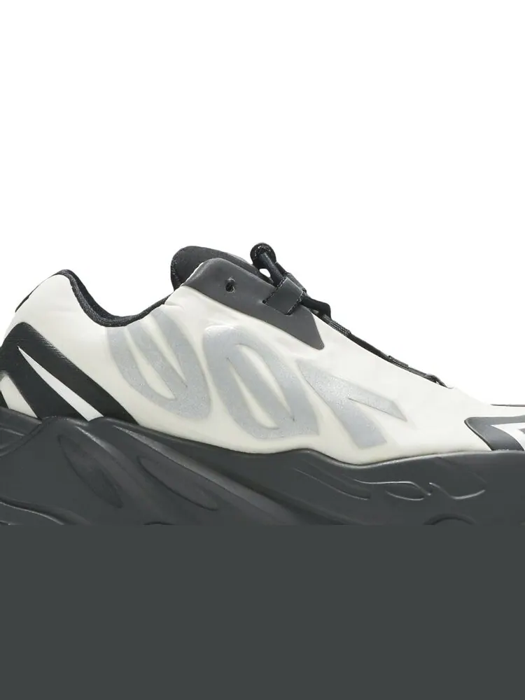 Кроссовки Adidas Yeezy Boost 700 MNVN Infant — изображение 2 из 4, бежевый