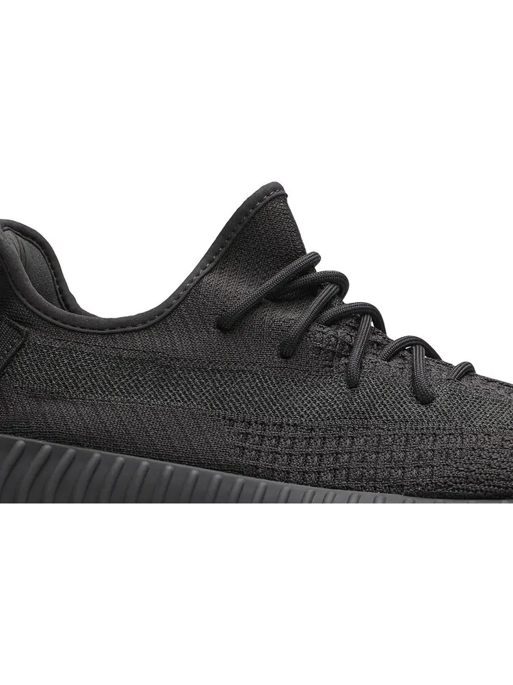 Кроссовки Adidas Yeezy Boost 350 V2 'Cinder Reflective' — изображение 2 из 9, черный