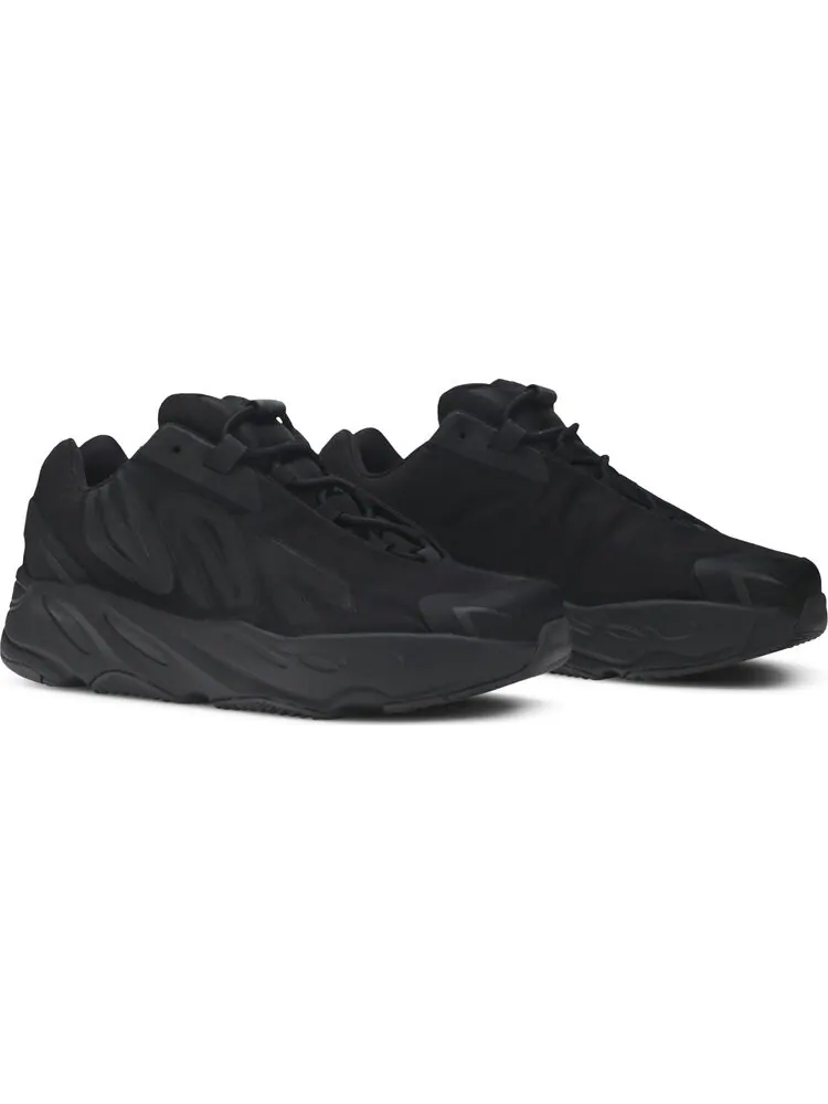 Кроссовки Adidas Yeezy Boost 700 MNVN Kids 'Triple Black' — изображение 8 из 8, черный