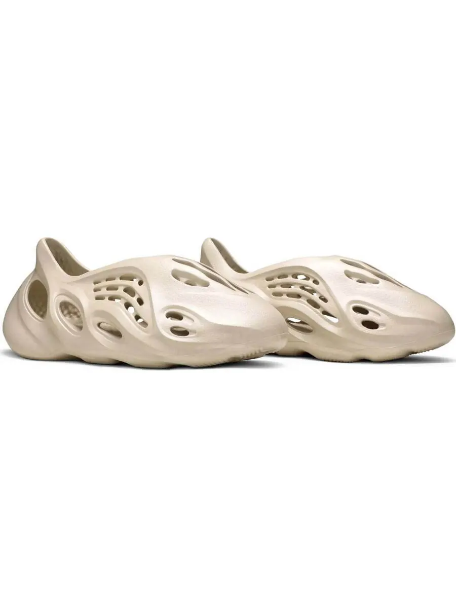 Кроссовки Yeezy Foam Runner Sand — изображение 4 из 9, белый