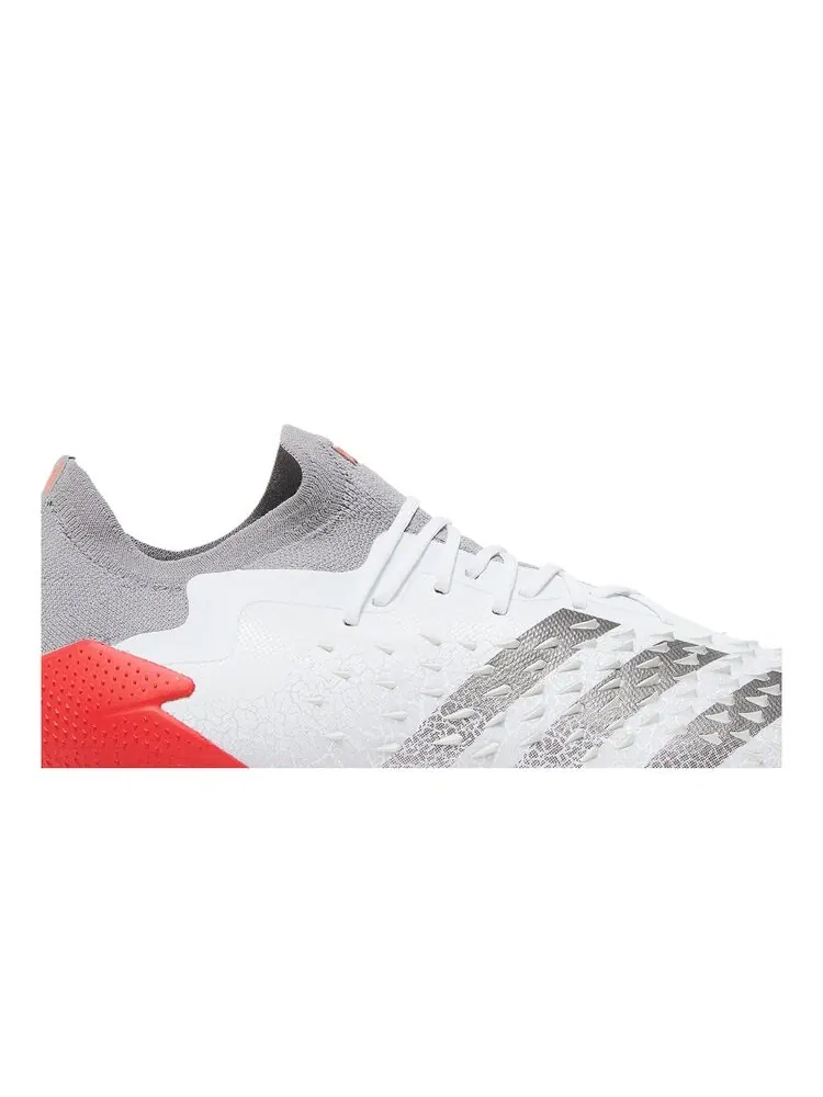 Кроссовки Adidas Predator Freak.1 Low FG — изображение 2 из 4, белый