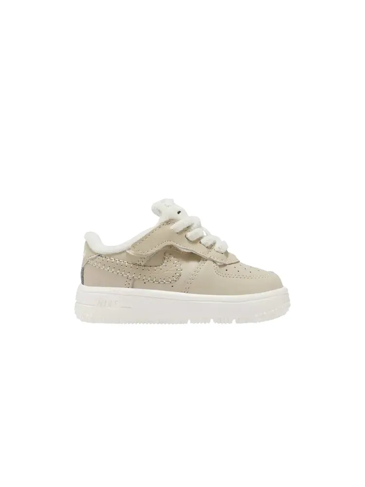 Кроссовки Nike Force 1 Low SE EasyOn TD Rabbit — изображение 1 из 1, слоновая кость