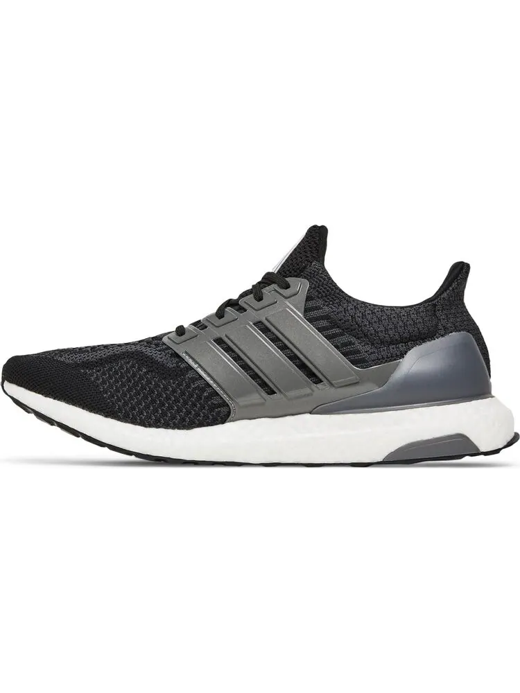 Кроссовки Adidas NASA x UltraBoost DNA 'Black Carbon' — изображение 3 из 8, черный