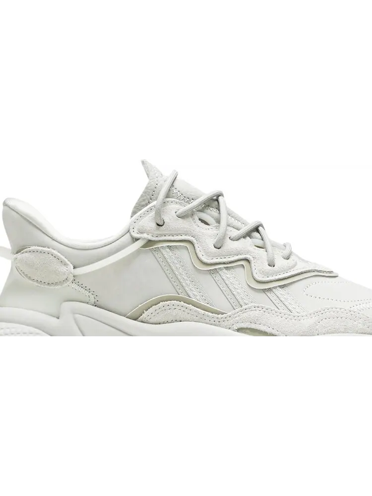 Кроссовки Adidas Ozweego 'Metal Grey' — изображение 2 из 8, серый