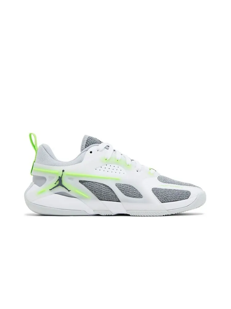 Кроссовки Air Jordan Wmns Jordan Heir Wolf Grey Electric Green — изображение 1 из 6, серый зеленый