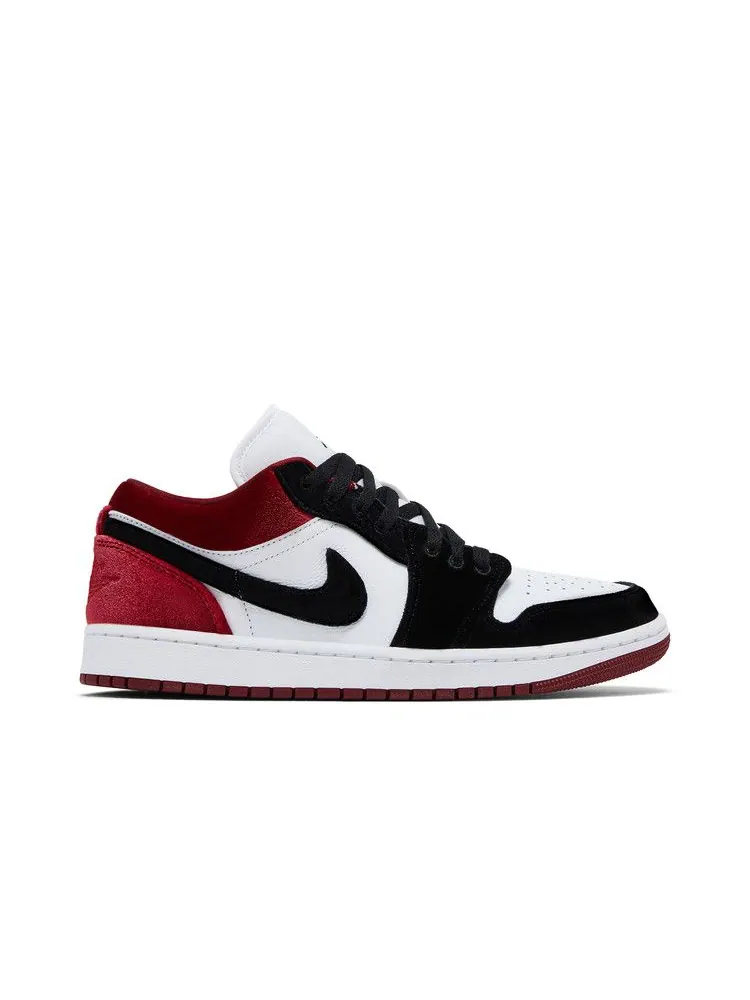 Кроссовки Air Jordan Wmns Air Jordan 1 Low SE 'Velvet Black Toe' — изображение 2 из 9