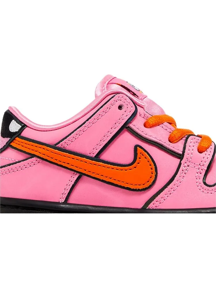 Кроссовки The Powerpuff Girls x Dunk Low Pro SB QS TD 'Blossom' — изображение 2 из 4, розовый
