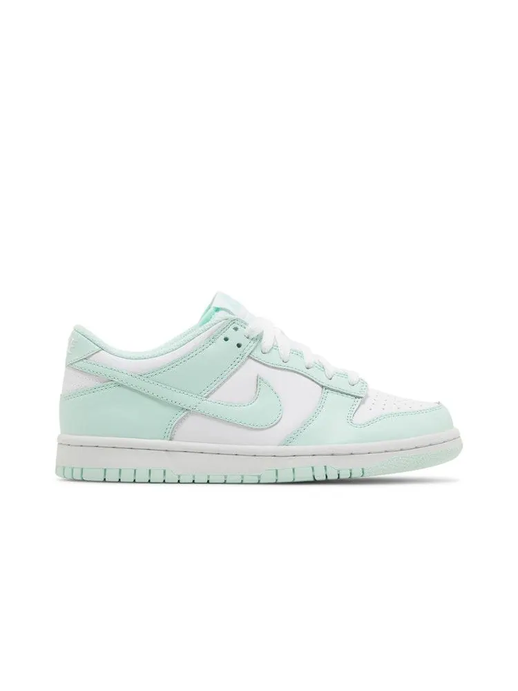 Кроссовки Nike Dunk Low GS 'Mint Foam' — изображение 2 из 9, белый