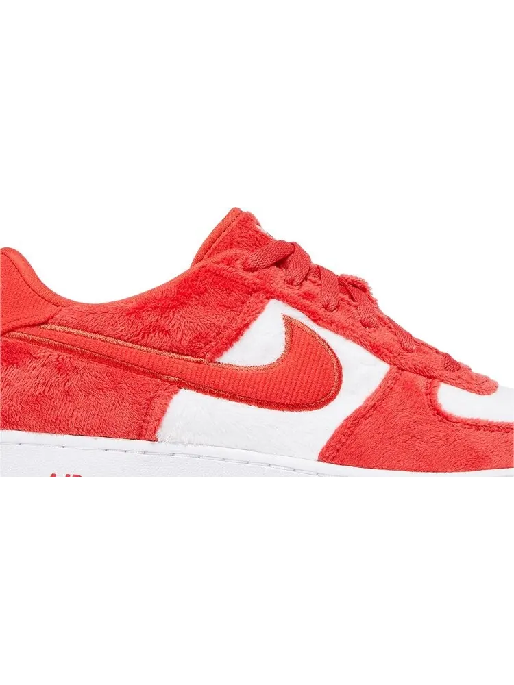 Кроссовки Air Force 1 Low GS 'Valentine's Day 2024' — изображение 2 из 4, красный