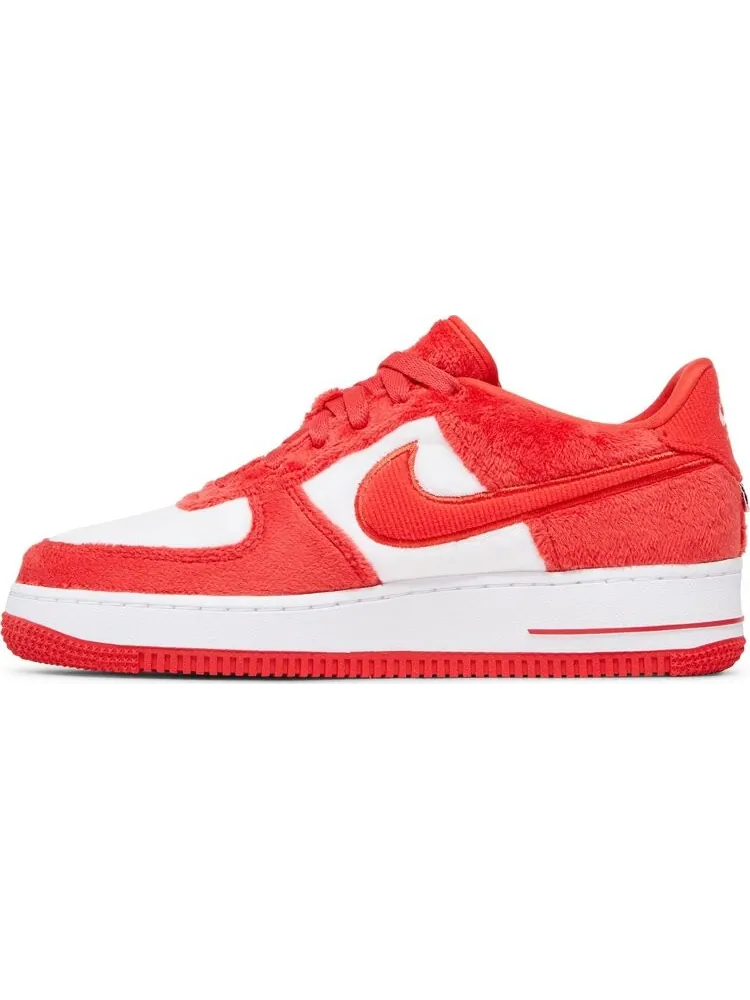 Кроссовки Air Force 1 Low GS 'Valentine's Day 2024' — изображение 3 из 4, красный
