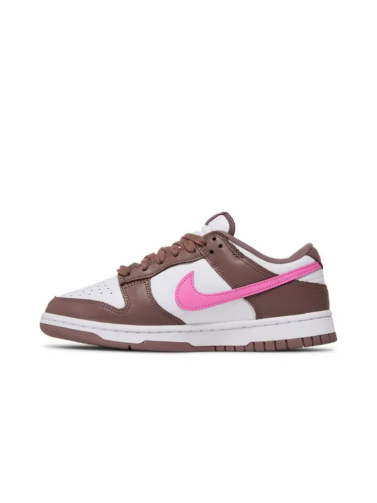 Кроссовки Nike Wmns Dunk Low 'Smokey Mauve Playful Pink' — изображение 4 из 9, розовый/белый