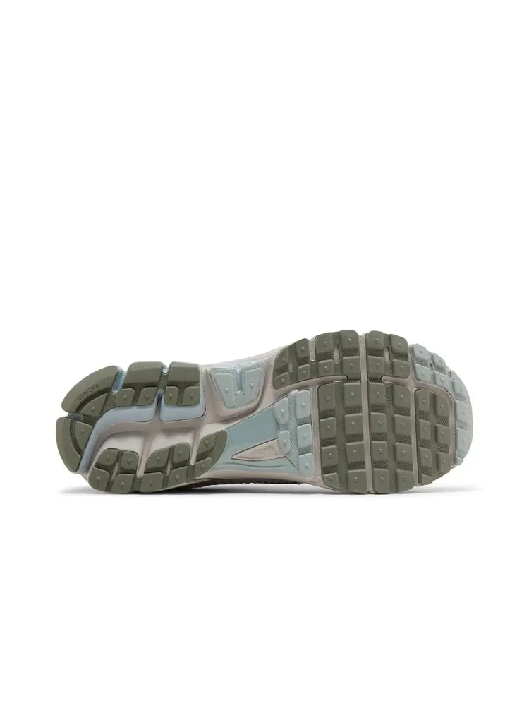 Кроссовки Air Zoom Vomero 5 'Light Orewood Brown' — изображение 4 из 8, светлый коричневый