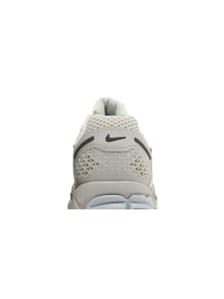 Кроссовки Air Zoom Vomero 5 'Light Orewood Brown' — изображение 7 из 8, светлый коричневый