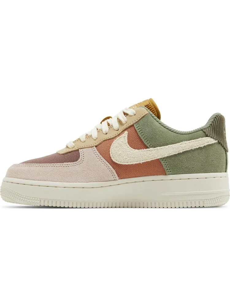 Кроссовки Wmns Air Force 1 '07 LX 'Oil Green Terra Blush' — изображение 3 из 4, коричневый