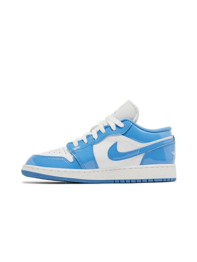 Кроссовки Air Jordan Air Jordan 1 Low GS 'UNC Patent' — изображение 4 из 9, белый/синий