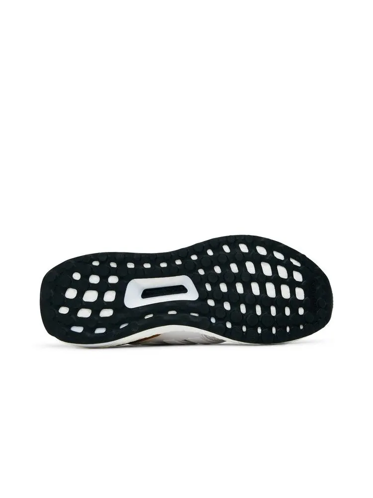 Кроссовки adidas Wmns UltraBoost 4.0 DNA 'White Gold' — изображение 5 из 9, белый/белый/черный