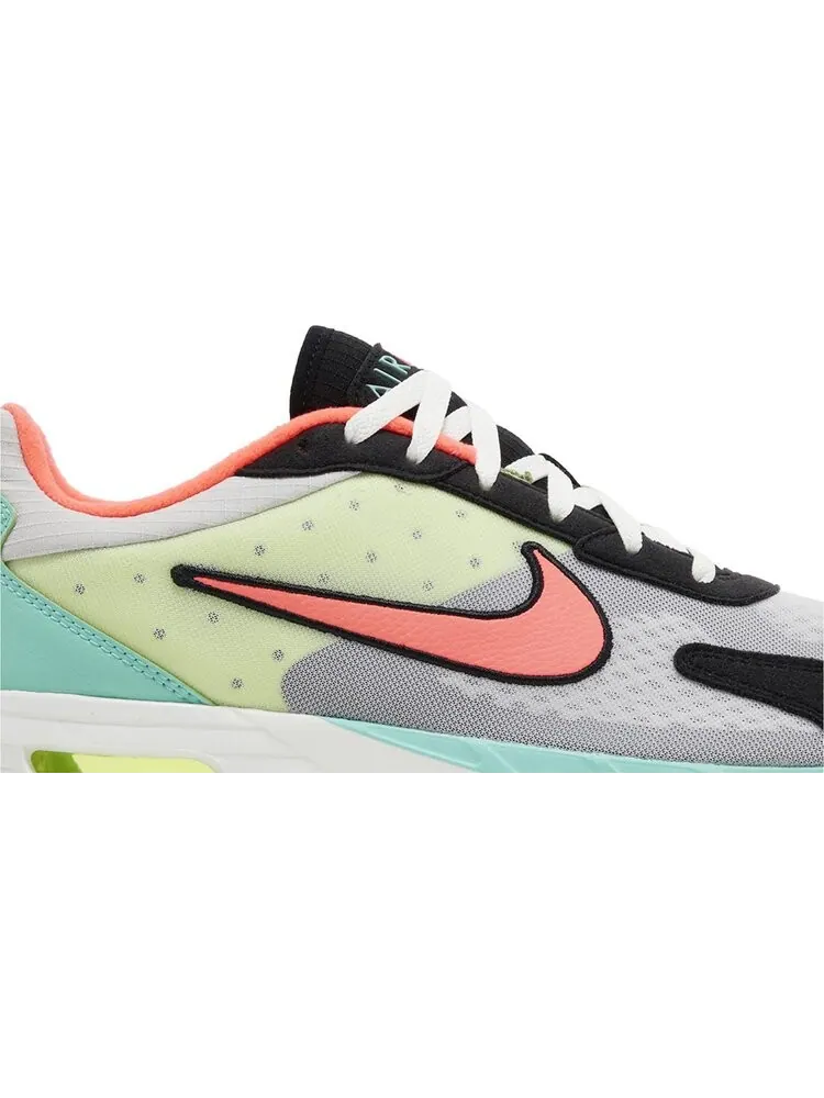Кроссовки Air Max Solo 'Hot Punch' — изображение 2 из 4, серый
