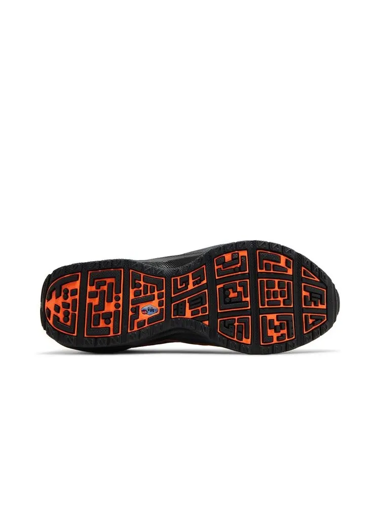 Кроссовки Nike Wmns Air Sunder Max GORE-TEX Hyper Crimson — изображение 4 из 6, красный