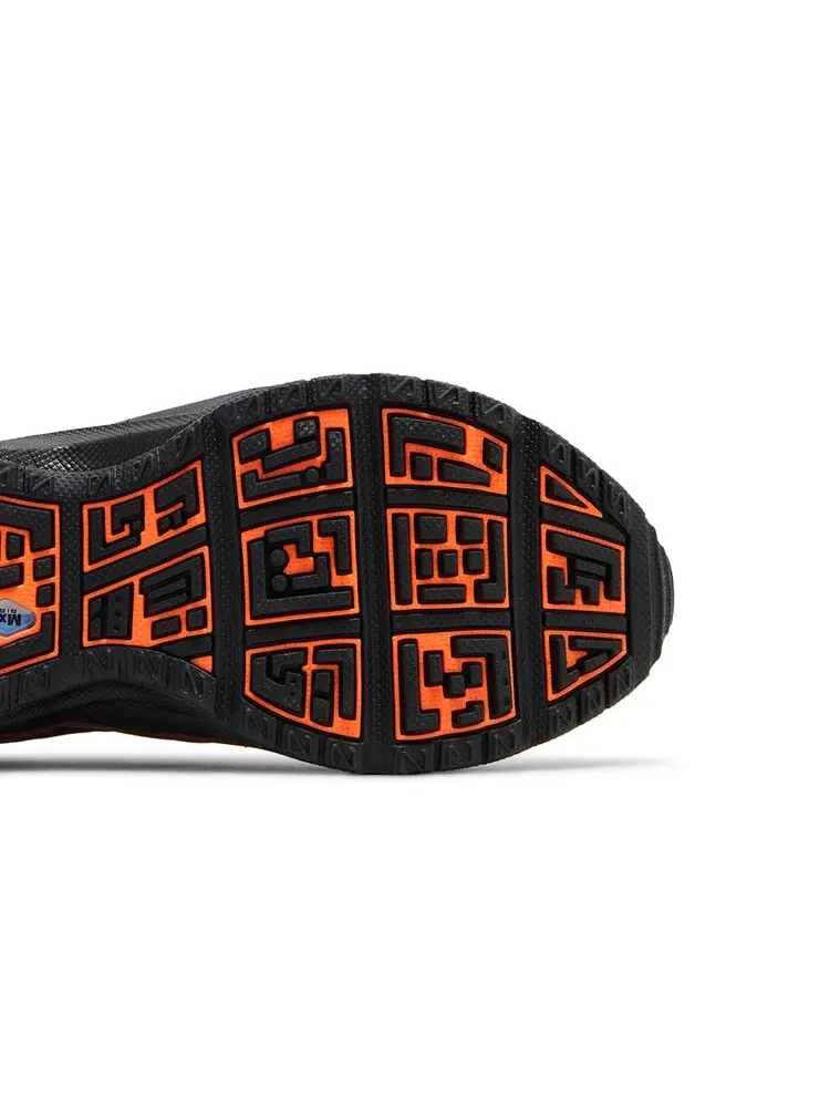 Кроссовки Nike Wmns Air Sunder Max GORE-TEX Hyper Crimson — изображение 5 из 6, красный