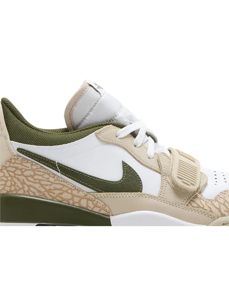 Кроссовки Paris Saint-Germain x Jordan Legacy 312 Low 'Fourth Kit' — изображение 2 из 4, белый