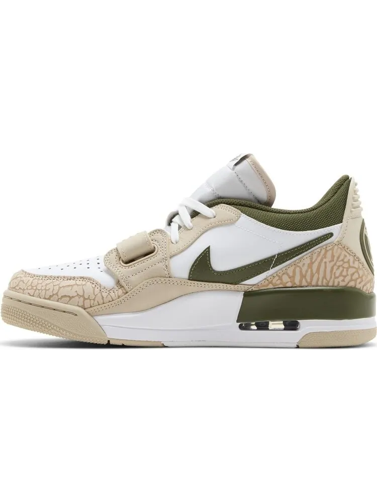 Кроссовки Paris Saint-Germain x Jordan Legacy 312 Low 'Fourth Kit' — изображение 3 из 4, белый