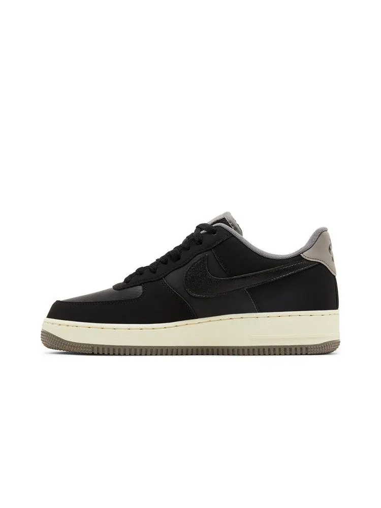 Кроссовки Nike Air Force 1 '07 LV8 'Black Flat Pewter' — изображение 4 из 9, черный///черный