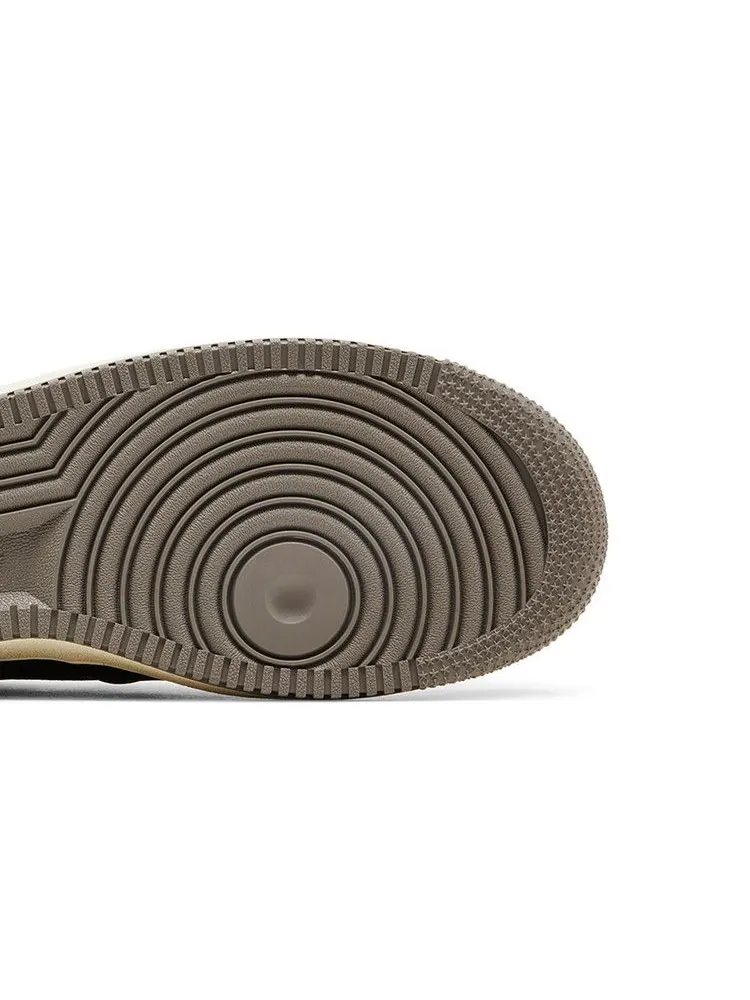 Кроссовки Nike Air Force 1 '07 LV8 'Black Flat Pewter' — изображение 6 из 9, черный///черный