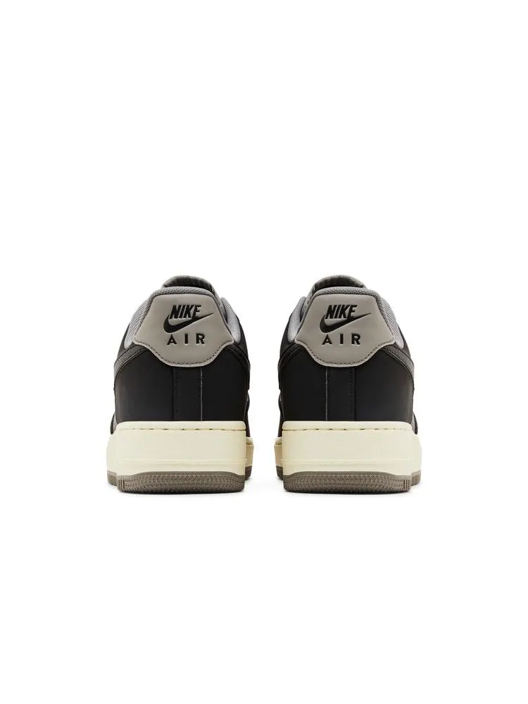 Кроссовки Nike Air Force 1 '07 LV8 'Black Flat Pewter' — изображение 7 из 9, черный///черный
