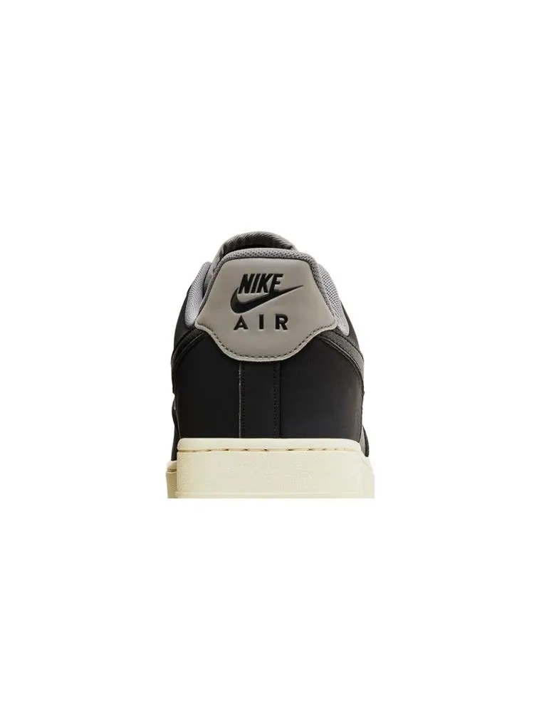 Кроссовки Nike Air Force 1 '07 LV8 'Black Flat Pewter' — изображение 8 из 9, черный///черный