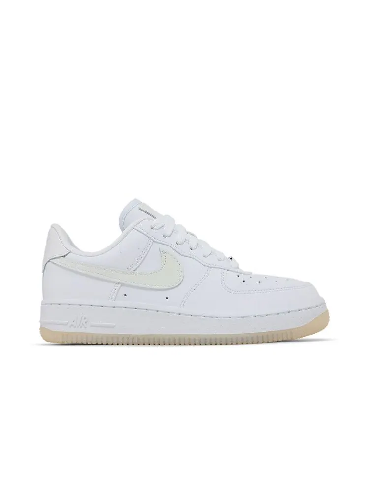 Кроссовки Nike Wmns Air Force 1 '07 LX 'UV Swooshes' — изображение 2 из 9
