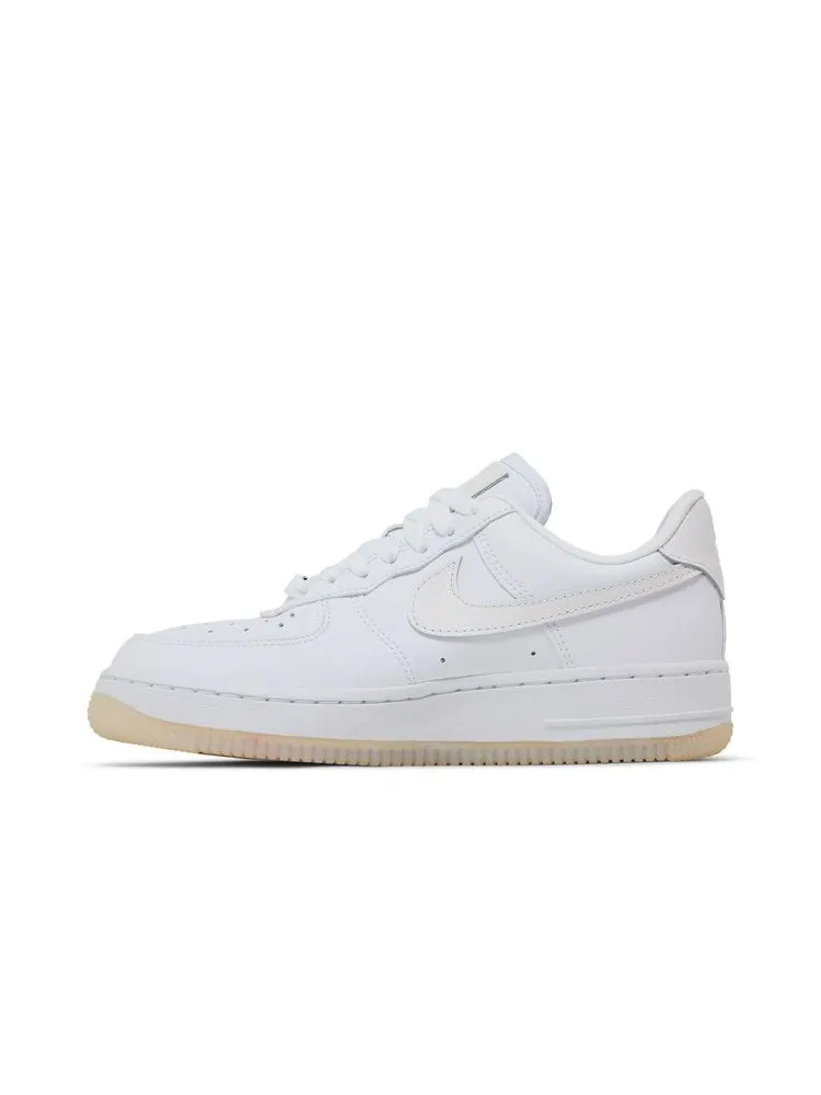 Кроссовки Nike Wmns Air Force 1 '07 LX 'UV Swooshes' — изображение 4 из 9