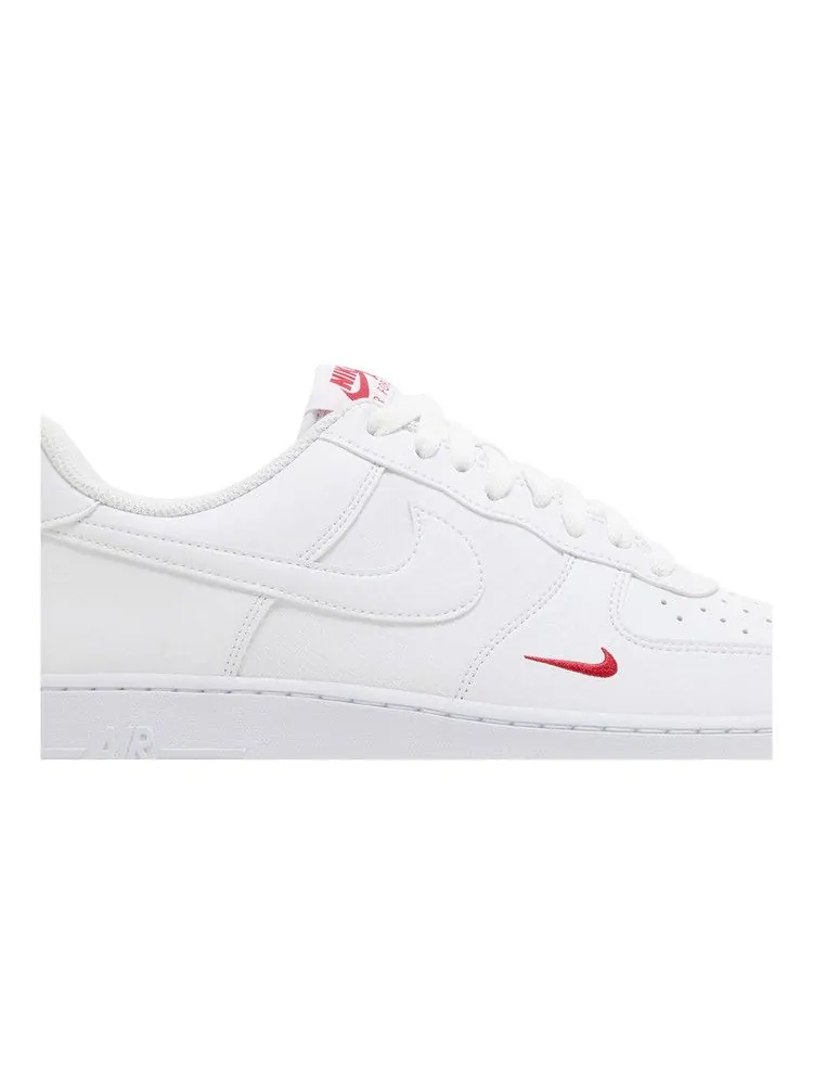 Кроссовки Nike Air Force 1 '07 'Red Mini Swoosh' — изображение 3 из 9, белый/красный/белый
