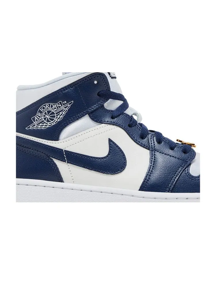 Кроссовки Air Jordan Wmns Air Jordan 1 Mid 'Midnight Navy Gold Charms' — изображение 3 из 9