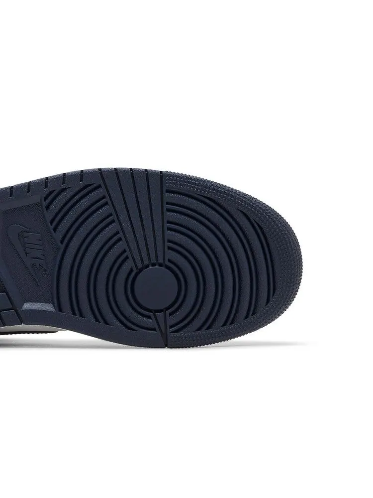 Кроссовки Air Jordan Wmns Air Jordan 1 Mid 'Midnight Navy Gold Charms' — изображение 6 из 9