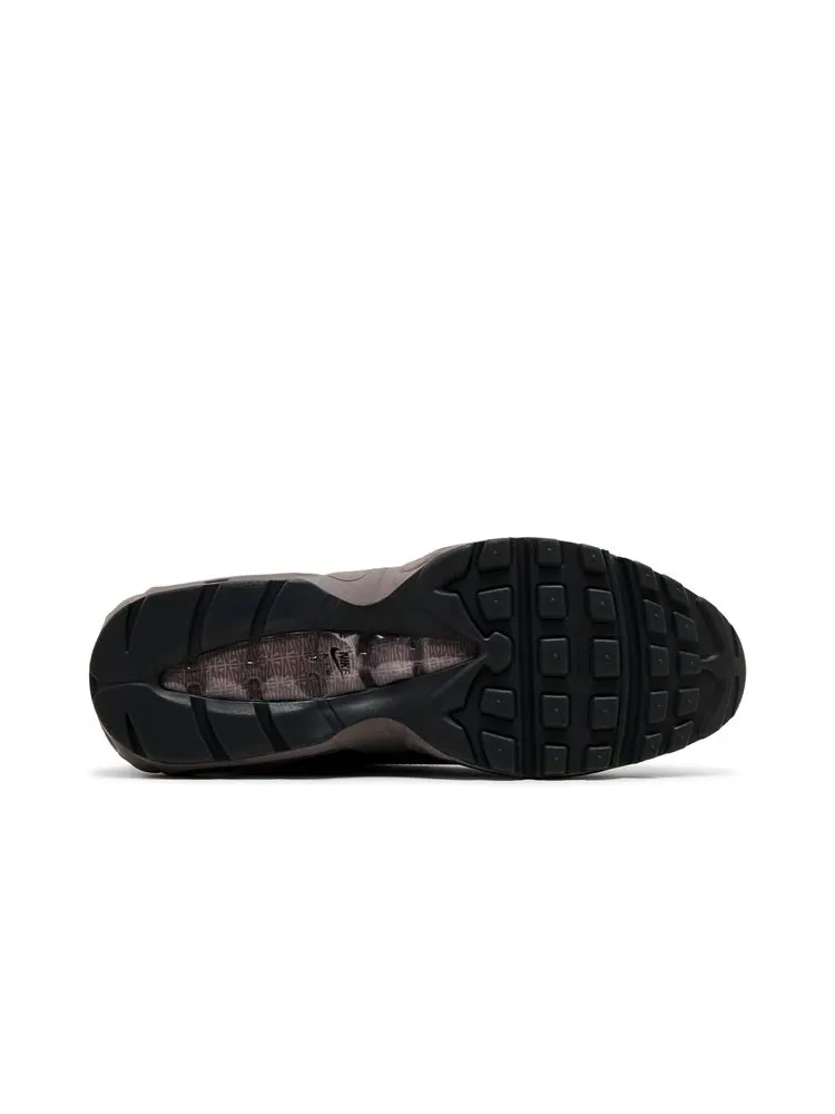 Кроссовки A Ma Maniére x Air Max 95 SP 'Black Violet Ore' — изображение 4 из 8, черный фиолетовый