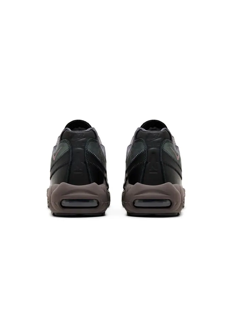 Кроссовки A Ma Maniére x Air Max 95 SP 'Black Violet Ore' — изображение 6 из 8, черный фиолетовый